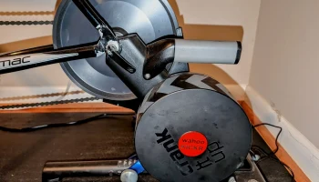 кепка wahoo KickR