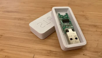 Сейф для ваших голых USB-накопителей