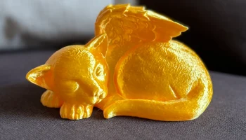 Спящий крылатый кот