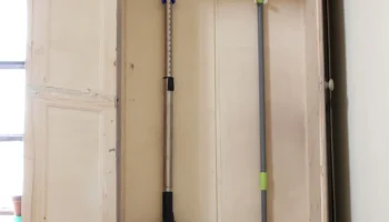 Универсальный крючок для метлы. 4