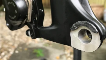 Адаптер для стандартных ступиц на вилках RockShox Torque ...