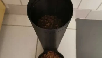Кормушка для кошек и собак 2