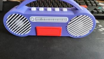 Бумбокс с Bluetooth-динамиком, удобный для детей............