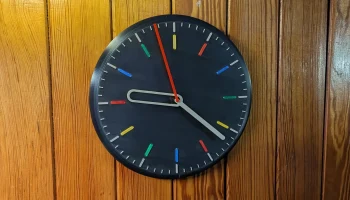Настенные часы Pixel Watch