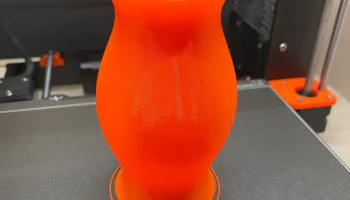 Игрушка для кошек с раздачей лакомств...