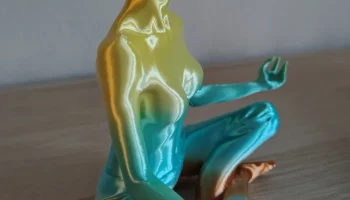 Медитирующая женщина 5