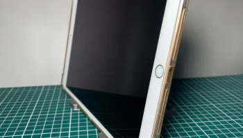 Подставка для iPad гладкая 7
