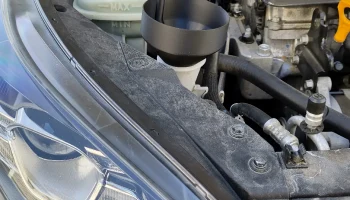Wischwasser Einf&uuml;lltrichter Kia Ceed компакт-диск........... 1