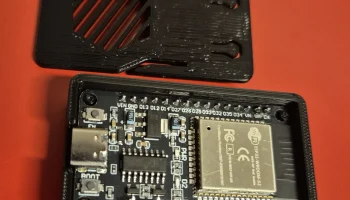 ESP32-WROOM-32 (USB-C) Коробка с крышкой, без отверстий д..
