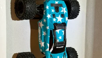 Traxxas E-Revo 2.0 / VXL Настенное крепление для радиоуправл