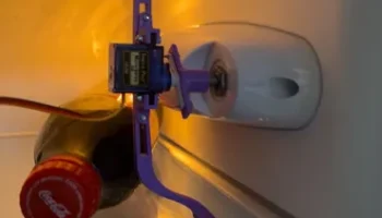 Крепление микросерворегулятора холодильника Arduino.........