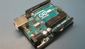 Базовая плата платы Arduino UNO 1