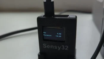 Корпус и подставка для платы разработчика Интернета вещей..