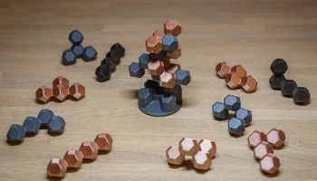 HedronStack (3D-игра с балансом и штабелированием).......... 3
