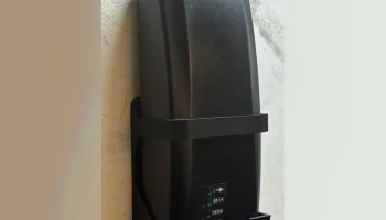 Настенное крепление для зарядного устройства для электров...