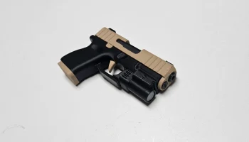 Фонарик для брелка Glock Fidget - мини-игрушка с подвижны...