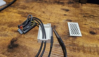 esp32 WROOM 32D чехол с местом для провода 2