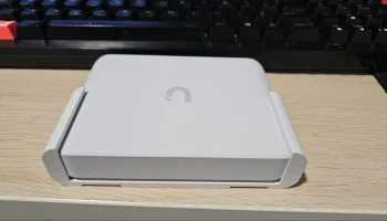Ubiquiti Unifi USW-Flex-Mini 2.5G 5 Настенное крепление 9