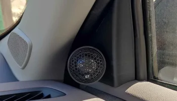 Переходник для твитера Toyota Yaris с перекрестной дверью...