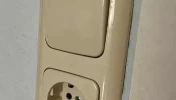 Крышка переключателя для кнопок Philips Hue............ 3