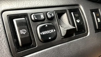 Монетница для Toyota Avensis T25 1