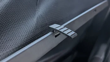 Язычок солнцезащитного крема Honda Odyssey 2022 года выпу...