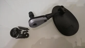 велосипедное зеркало на задней крышке btwin...