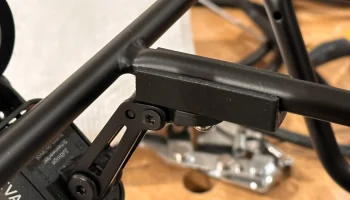 Держатель фонаря LEVAL E-Bike для адаптера передней стойк...