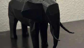 Низкополигональный слон 1
