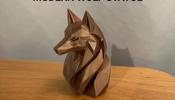 Современная статуя волка