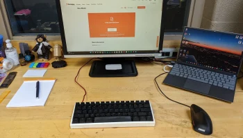 Подставка для ноутбука со встроенным USB-концентратором..... 2