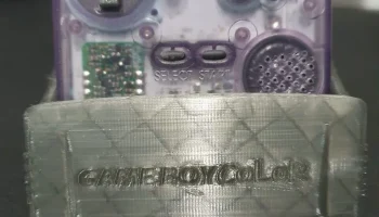 Цветная подставка для Game Boy 1