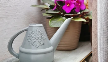 Современный кувшин для комнатных цветов.......