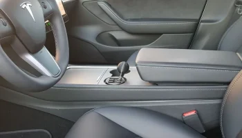 Адаптер игрушечного подстаканника Tesla Model 3 с переключен 2