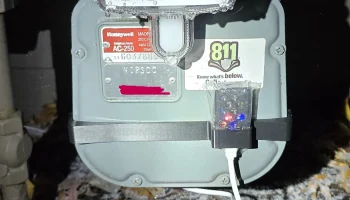 Кронштейн газового счетчика ESP32 (Honeywell AC-250).......