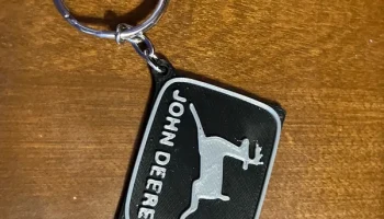 Брелок с логотипом John Deere 1