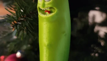 Рождественский орнамент Pickle Rick - Multicolor Remix...... Рождественский орнамент Pickle Rick - Multicolor Remix......