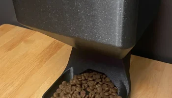 Cat feeder 4