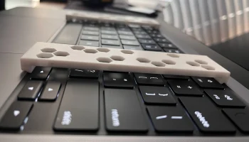 Универсальная подставка для клавиатуры для Macbook Pro (д... 1