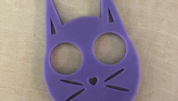 Брелок для кошек для самообороны