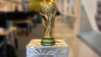 Трофей чемпионата мира по футболу (оригинальный дизайнер)... 0
