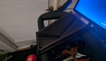 Peloton Bike+ Держатель для телефона и наушников... 6