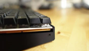 Корпус компьютера с клавиатурой MiSTer FPGA...... 7