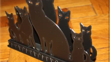 Cat Stand 6