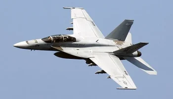 Микрореактивный истребитель F / A-18 E / F Super Hornet, распечатанный на месте 4