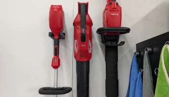 Настенное крепление Milwaukee Blower (M18 FBL)......... 1