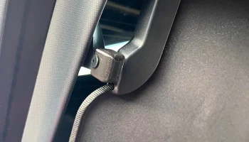 Зажим для полки Mustang Mach E