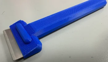 Рукоятка для лезвия скребка Elegoo Centauri Carbon......... 1