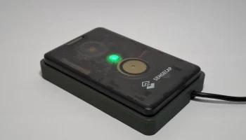 Зарядная площадка Sensecap T1000-E с монтажными отверстия.. 1