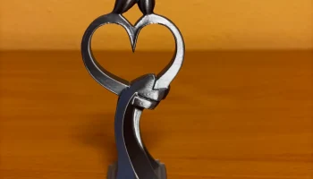 Скульптура любви ко Дню святого Валентина........